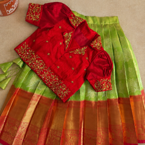 Varnika pattu